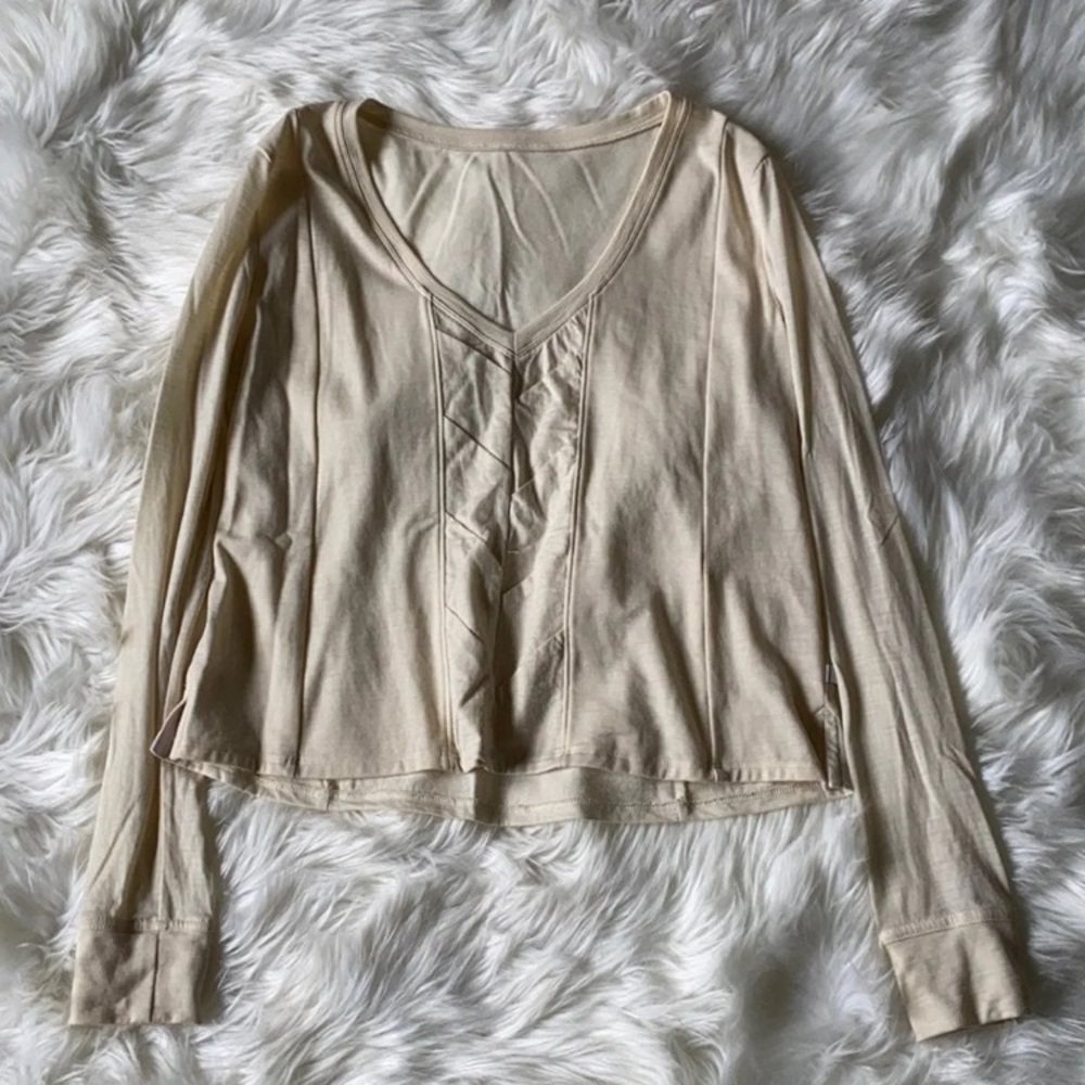 Lululemon long sleeve braid detail shirt